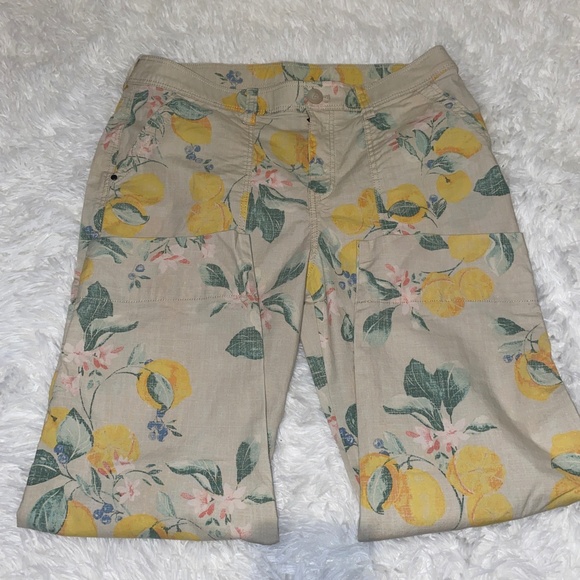 Chico cargo style capri lemon pattern with roll up option - Picture 3 of 11